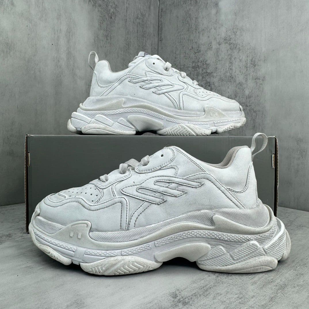 Balenciaga Triple S Sporty – Moda
