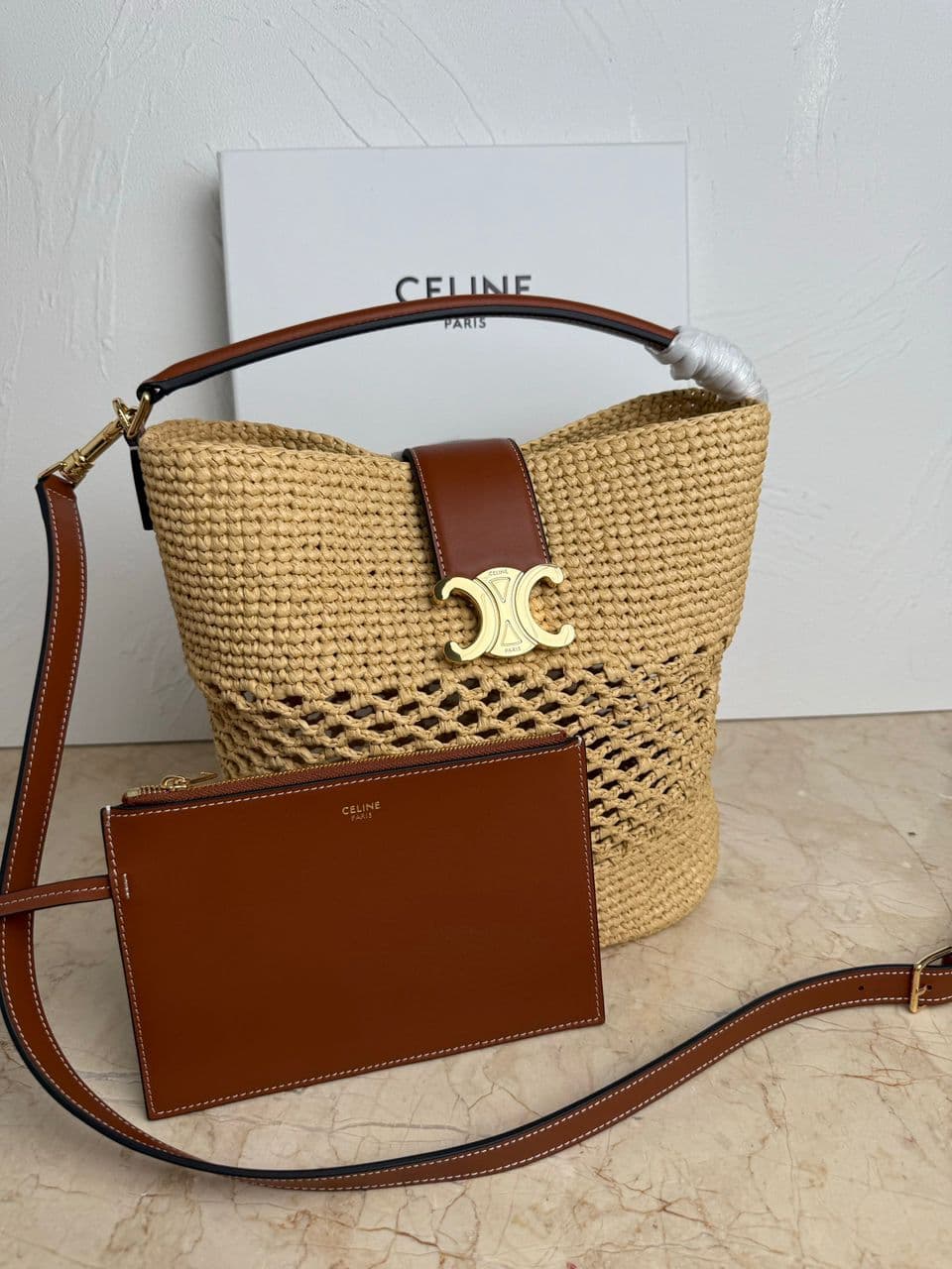 Bolsa Celine Bucket Louise Pequena – Moda