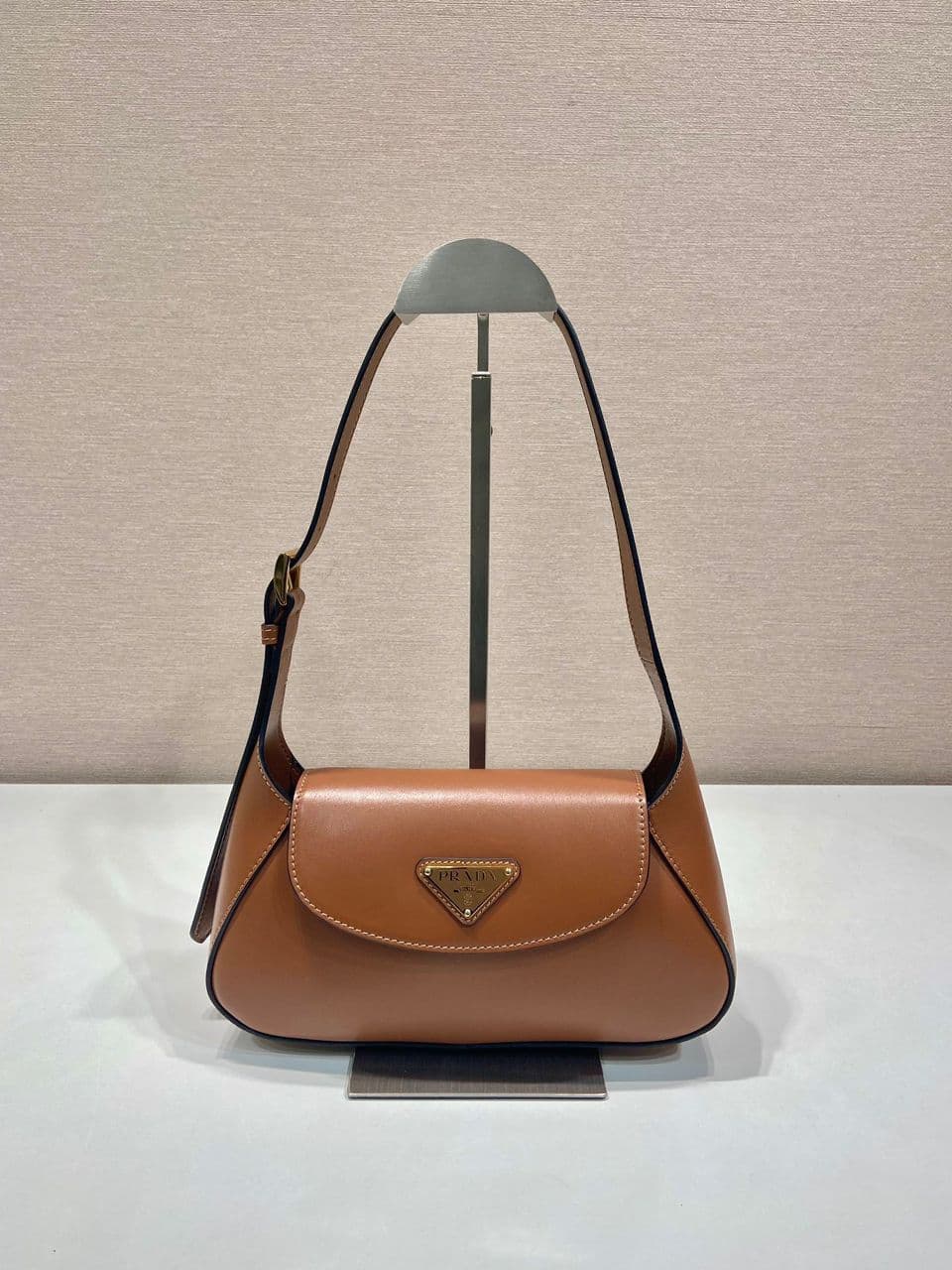 Bolsa de ombro Prada Arqué – Moda