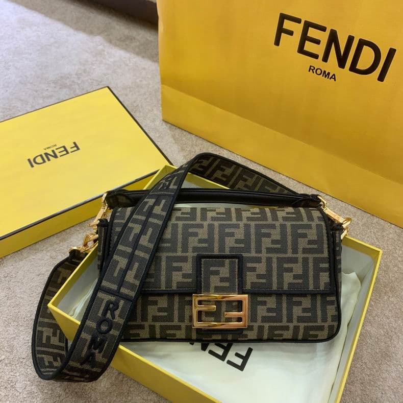 Bolsa Fendi FF Baguette Jacquard – Moda