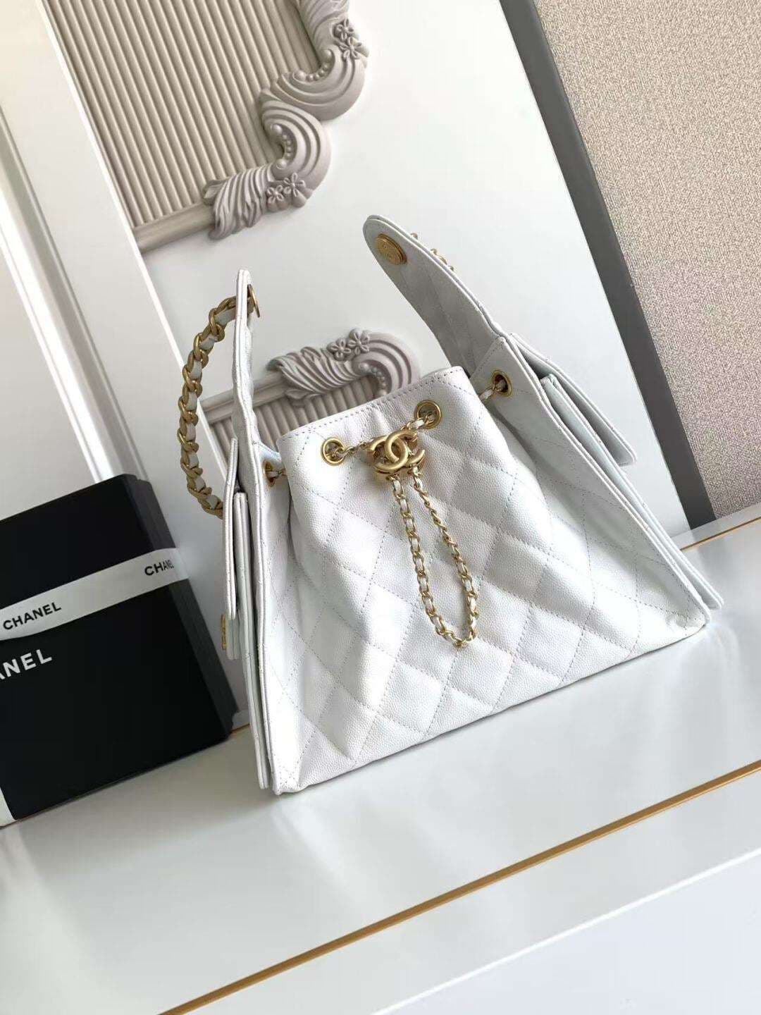 Bolsa Hobo  Chanel 25 White Small – Moda
