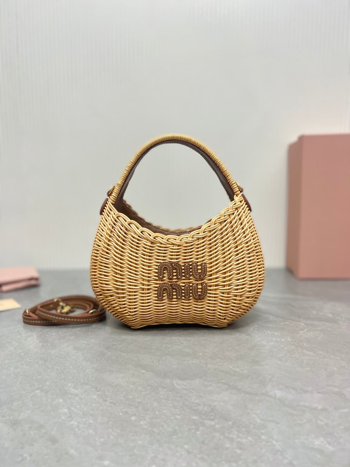 BOLSA Miu Miu Wander wicker shoulder bag – Moda