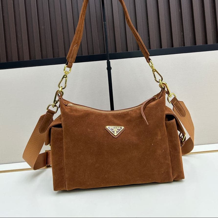 Bolsa Prada Explore em camurça – Moda