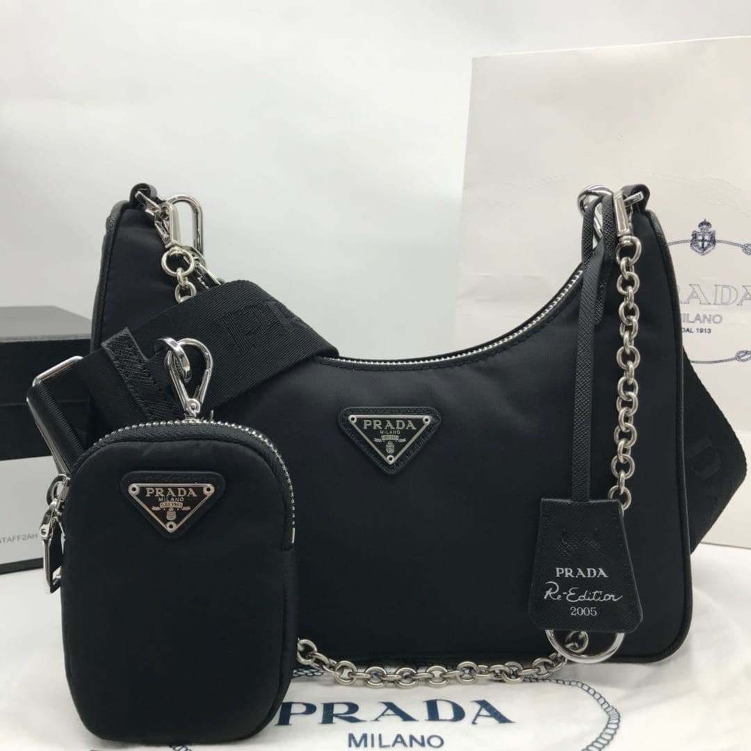 Bolsa Prada Re-Edition 2005 em Nylon Black. – Moda