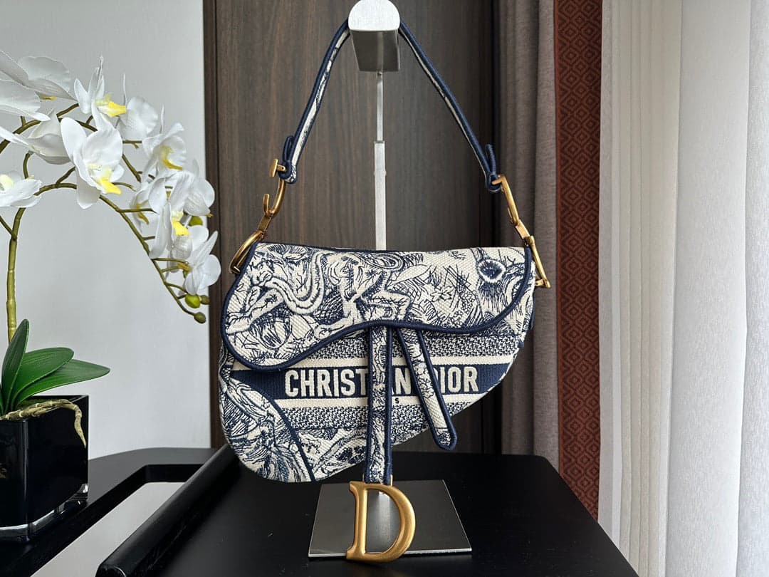 Bolsa Saddle Oblique Embroidery Blue – Moda