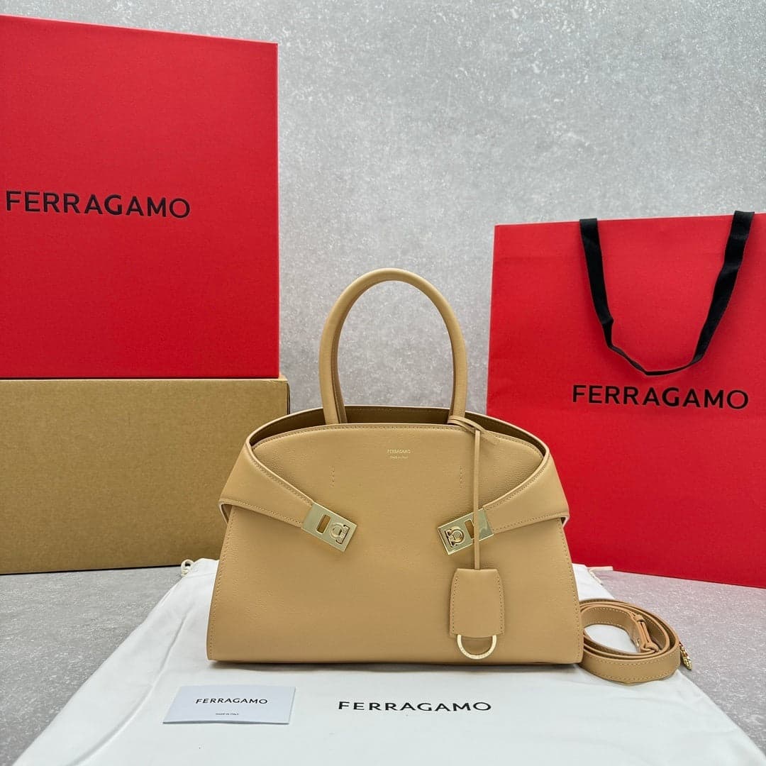 bolsa tote Ferragamo Hug bege – Moda