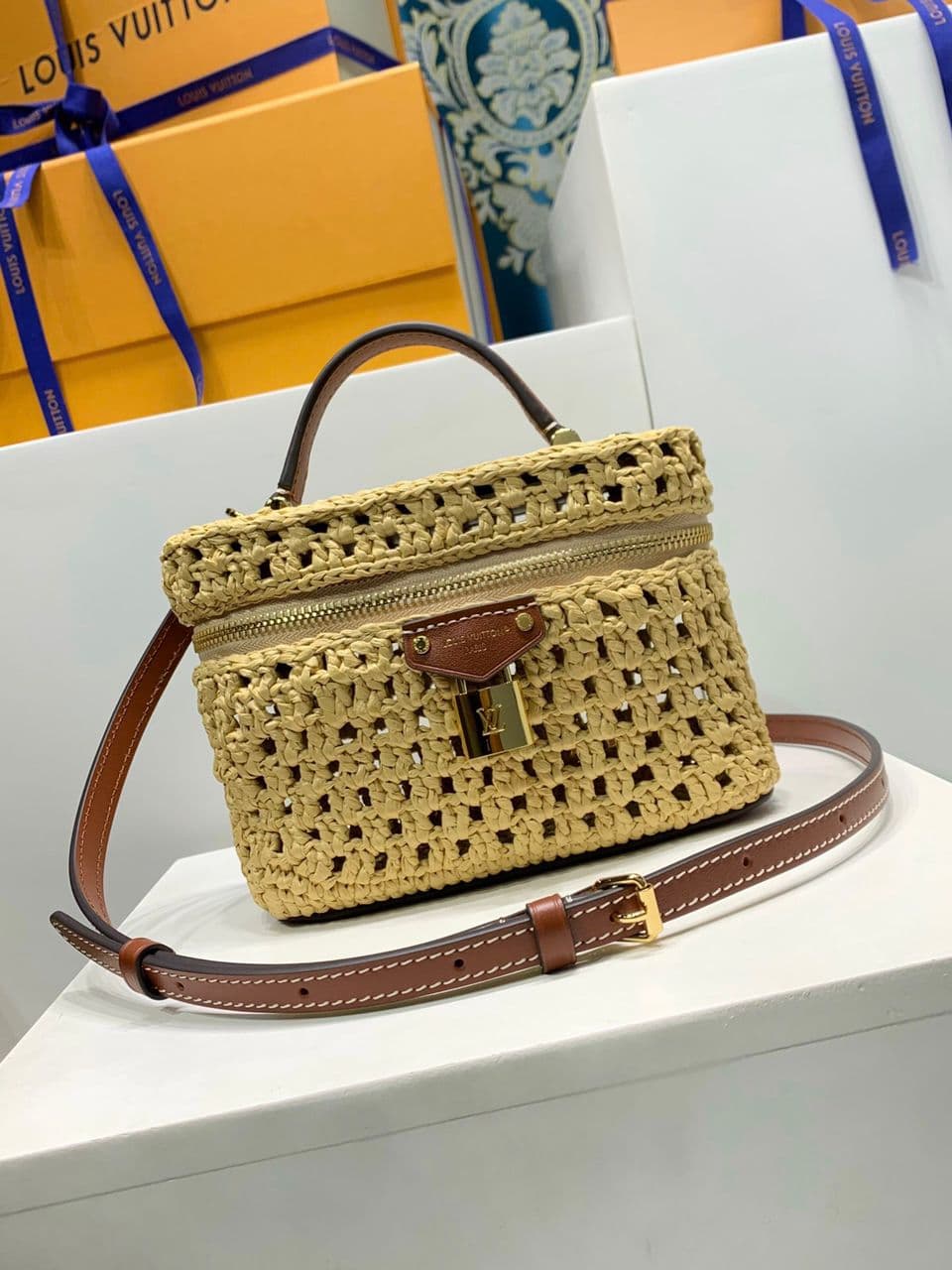 Bolsa Louis Vuitton Vanity Chain Pouch – Moda