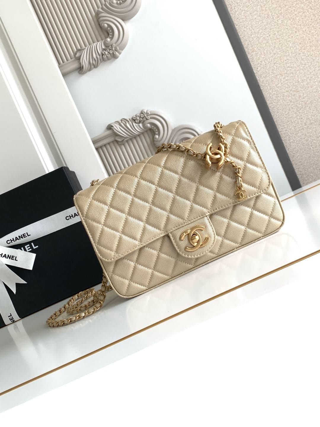Chanel Classic Double Flap Dourada – Moda
