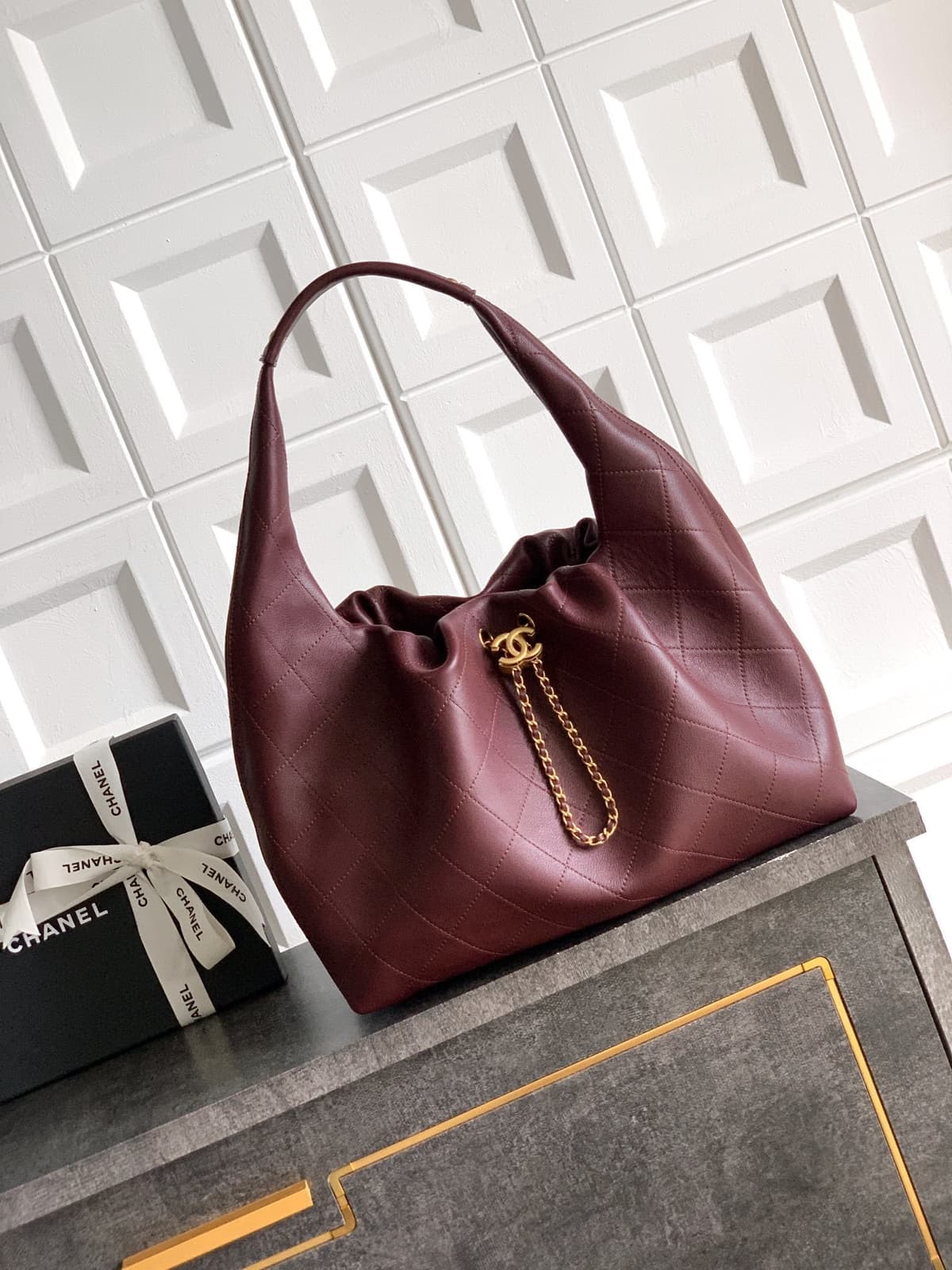 Chanel Hobo Maxi Bag – Moda