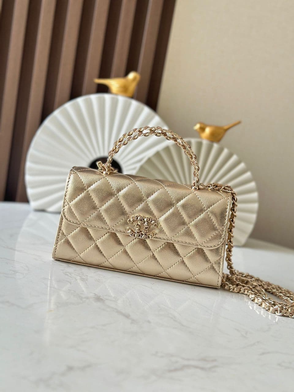 Chanel Top Handle Wallet on Chain dourada – Moda
