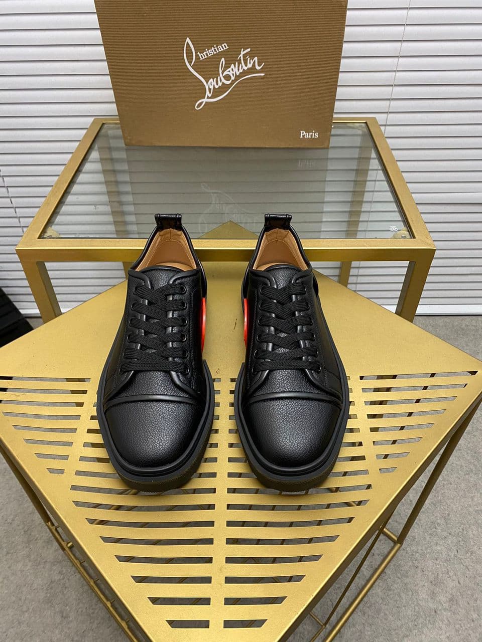 CHRISTIAN LOUBOUTIN  Adolon Junior. – Moda