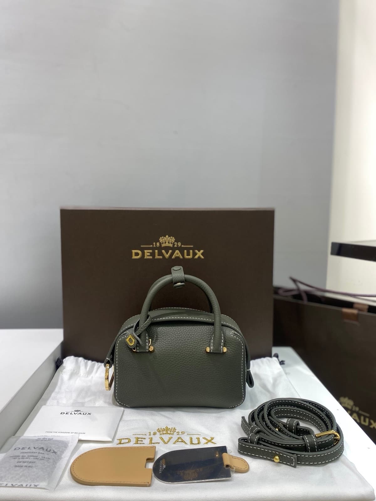 Delvaux Cool Box Nano Army Green – Moda