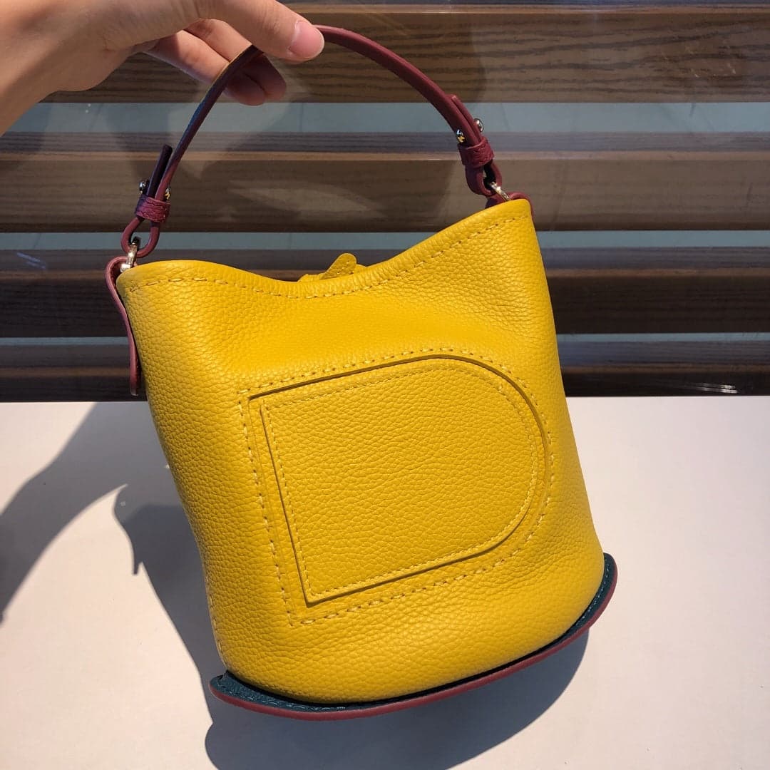 Delvaux Pin Mini Bucket Yellow – Moda