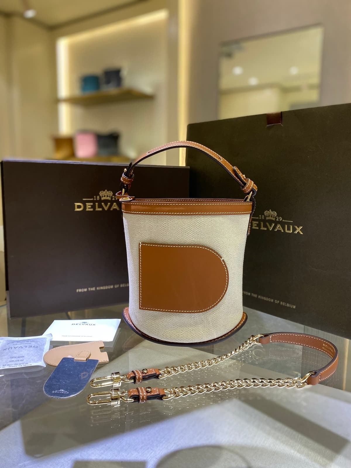 Delvaux Pin Mini Bucket Canvas Caramelo – Moda
