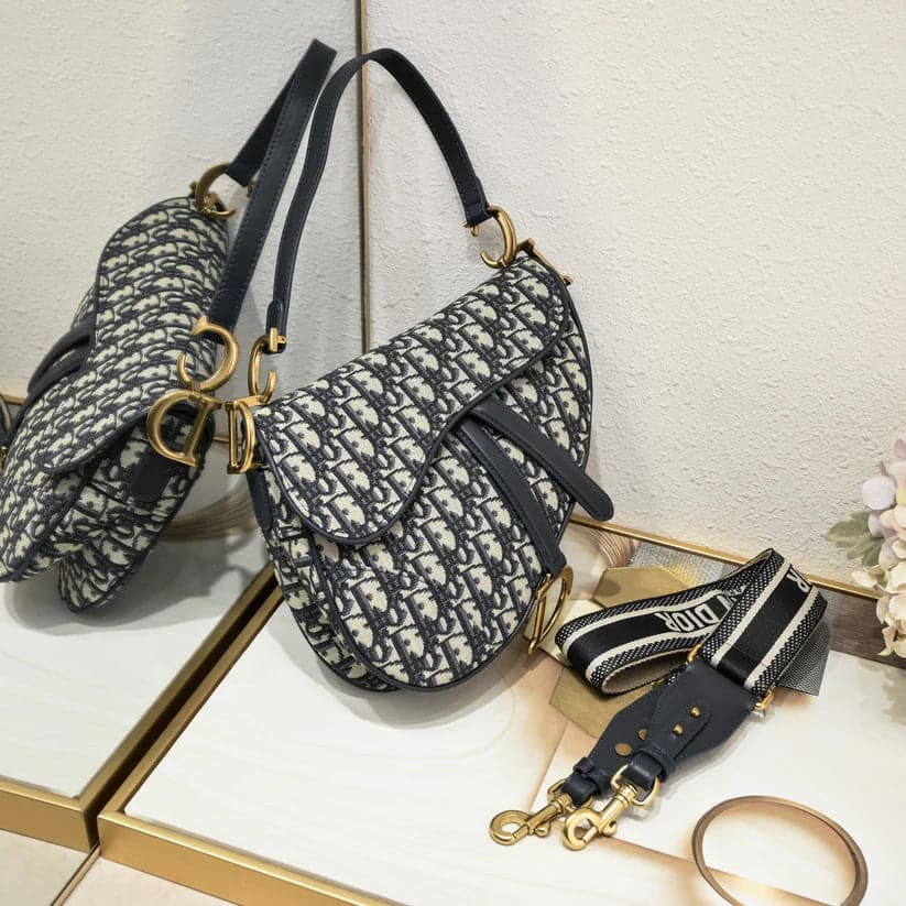 Bolsa Oblique Saddle Black – Moda