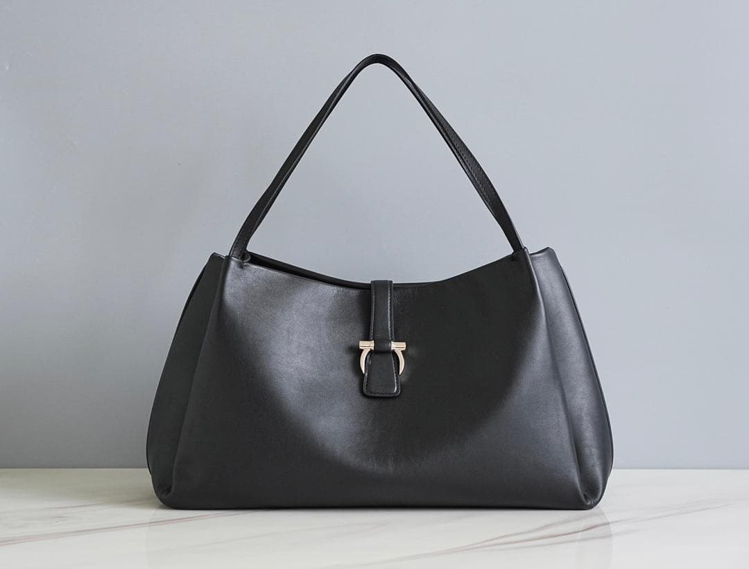 Ferragamo Women Leather Tote Bag – Moda