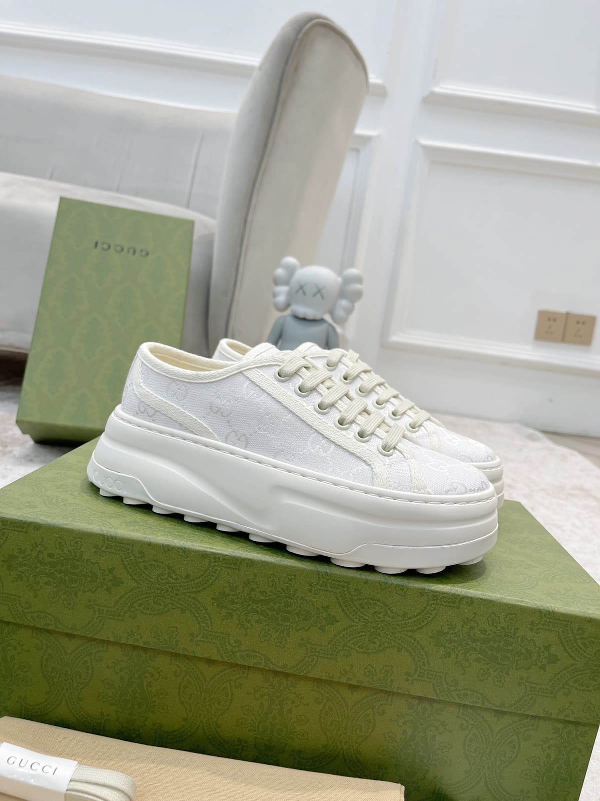 Gucci And Ebony GG Canvas White – Moda
