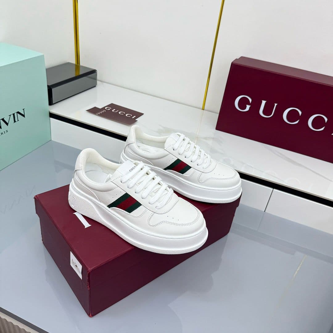 Gucci Chunky B Sneaker Branco. – Moda