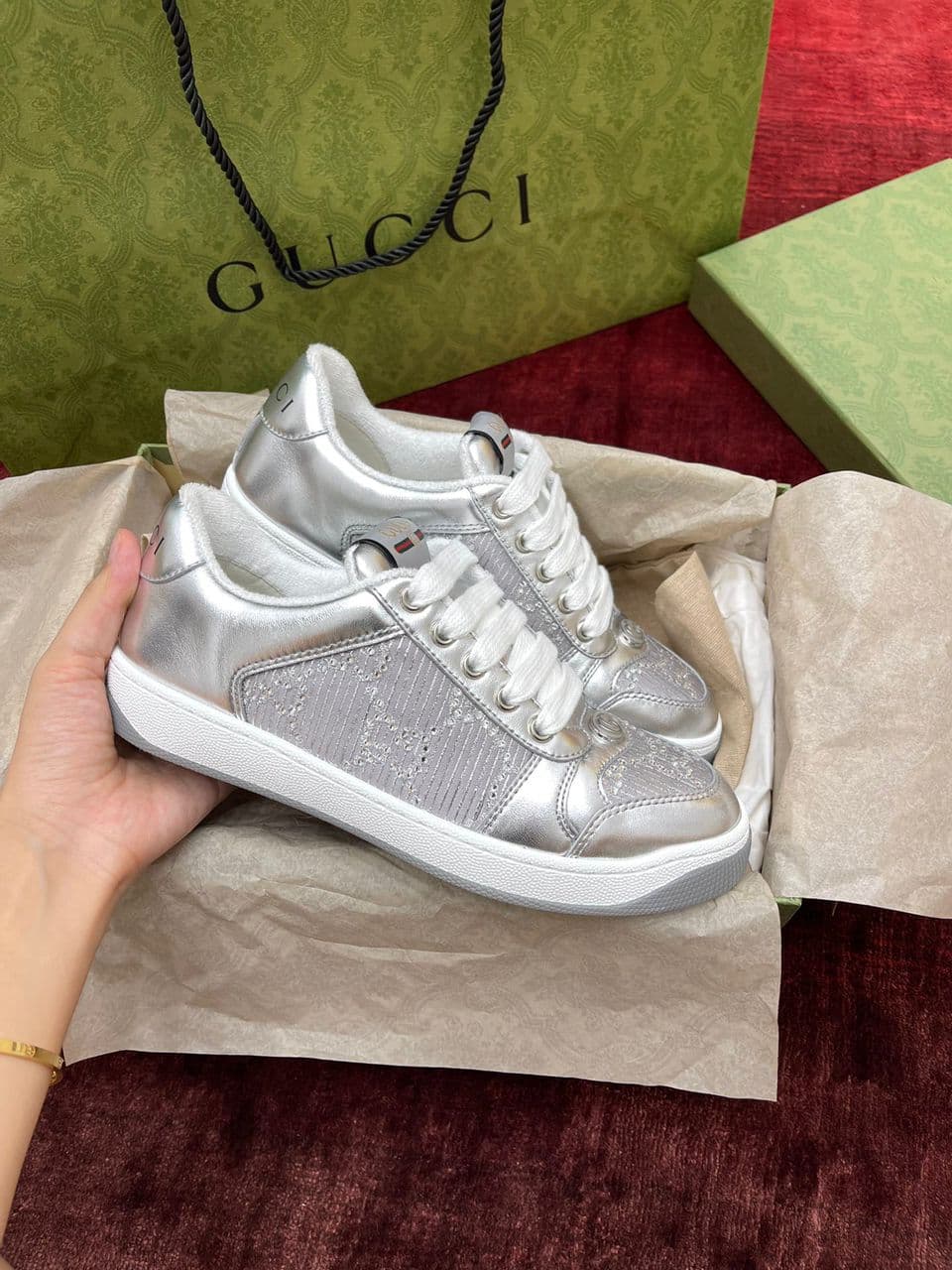 Gucci Screener GG Metallic Leather. – Moda