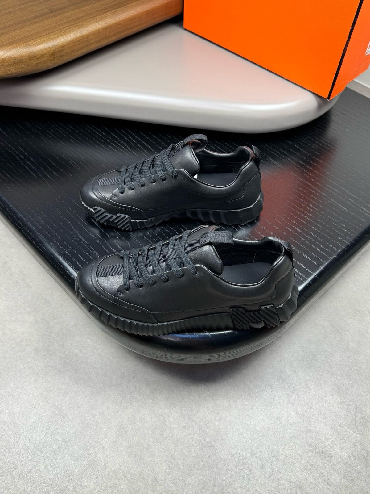 Hermès Bouncing Sneaker Black. – Moda