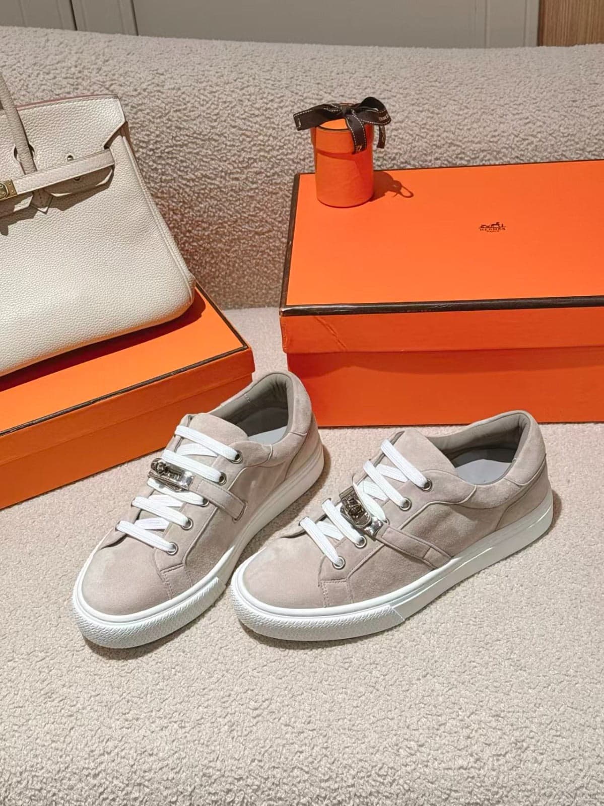 Hermès Day Sneaker Camurça – Moda