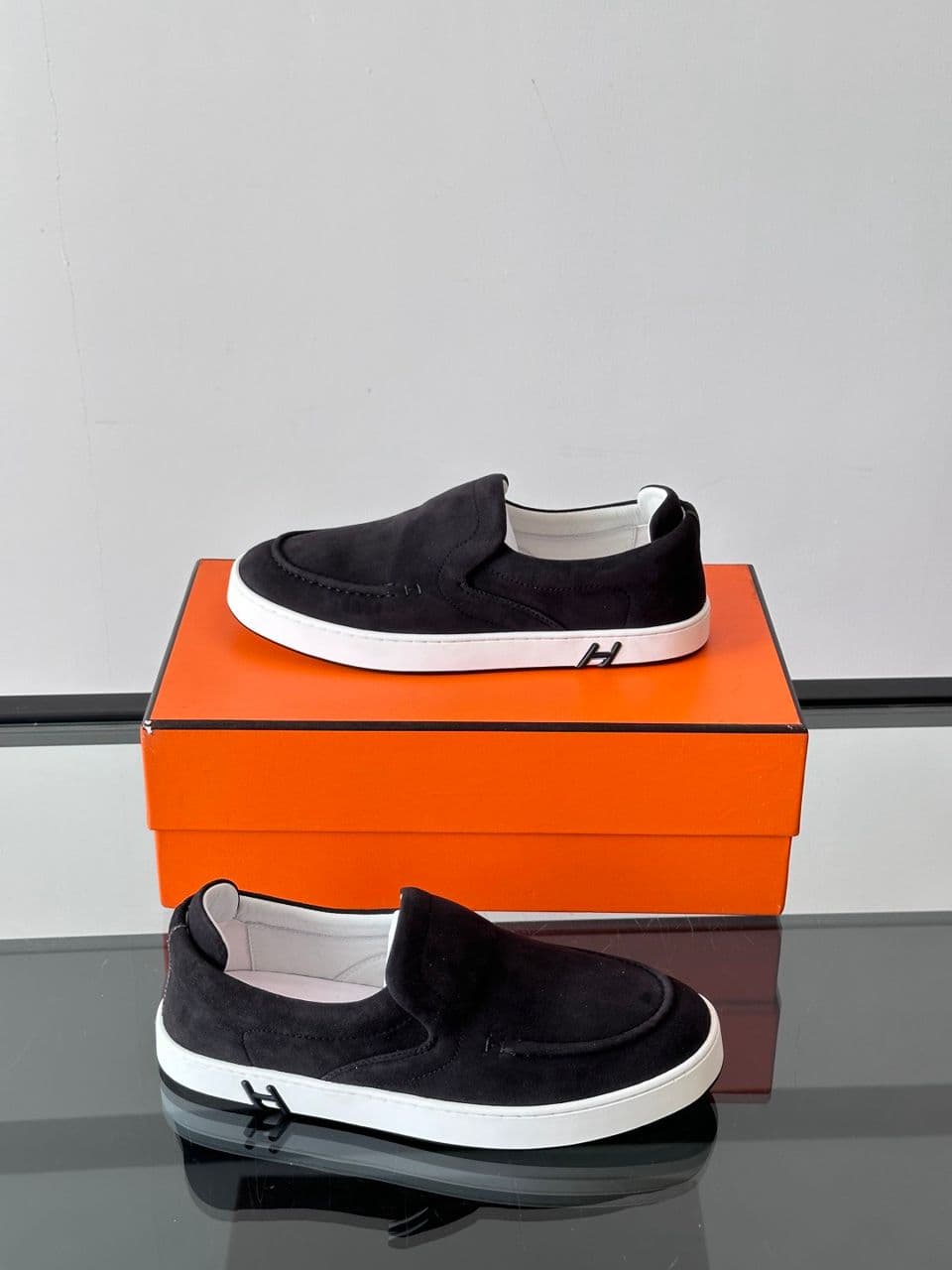 Hermes Slip-On Kiddy Black – Moda