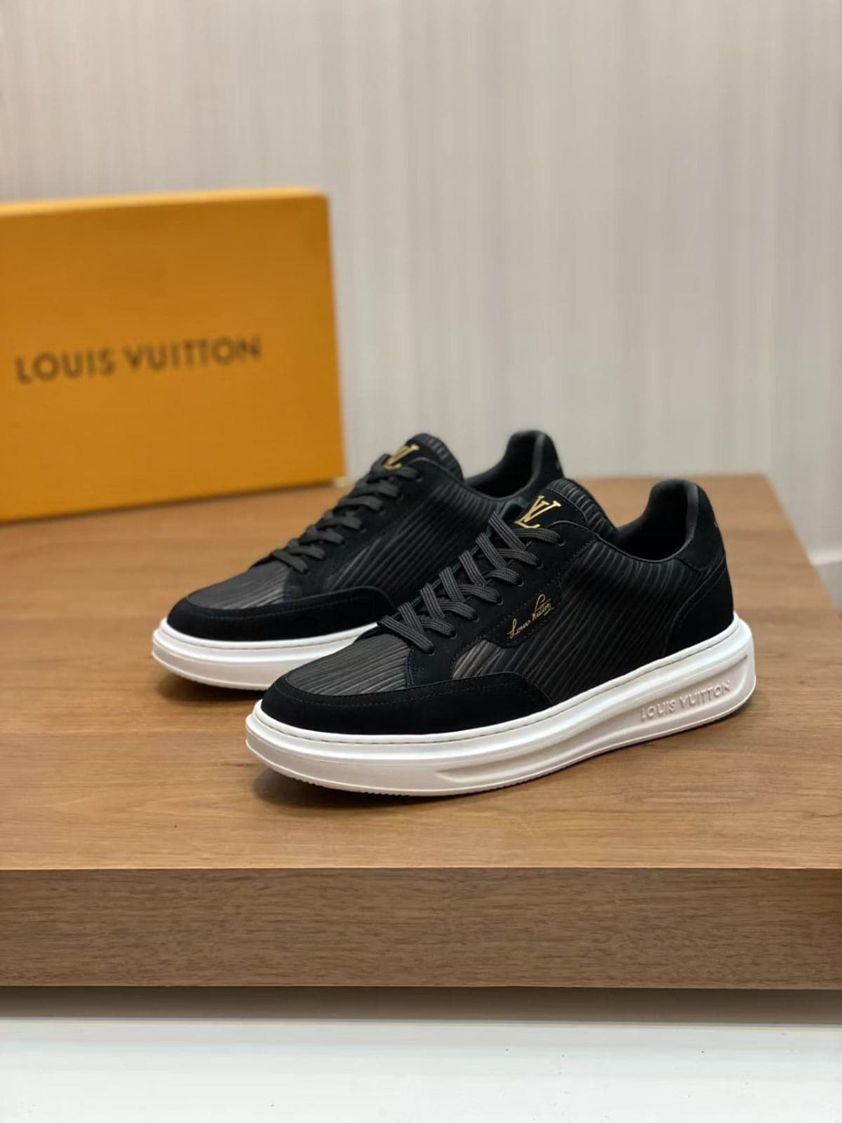 Louis Vuitton Beverly Hills – Moda