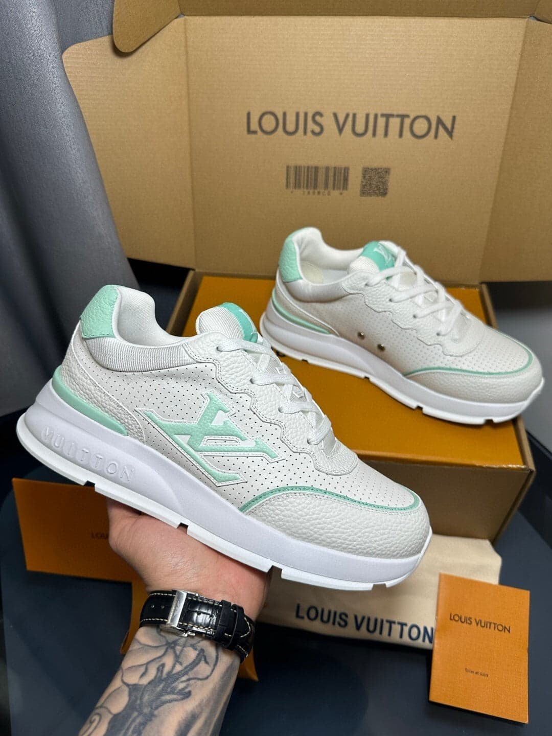 Louis Vuitton classic white green water – Moda