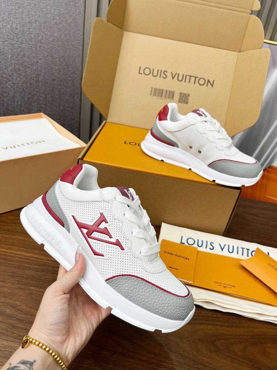 Louis Vuitton classic white red – Moda