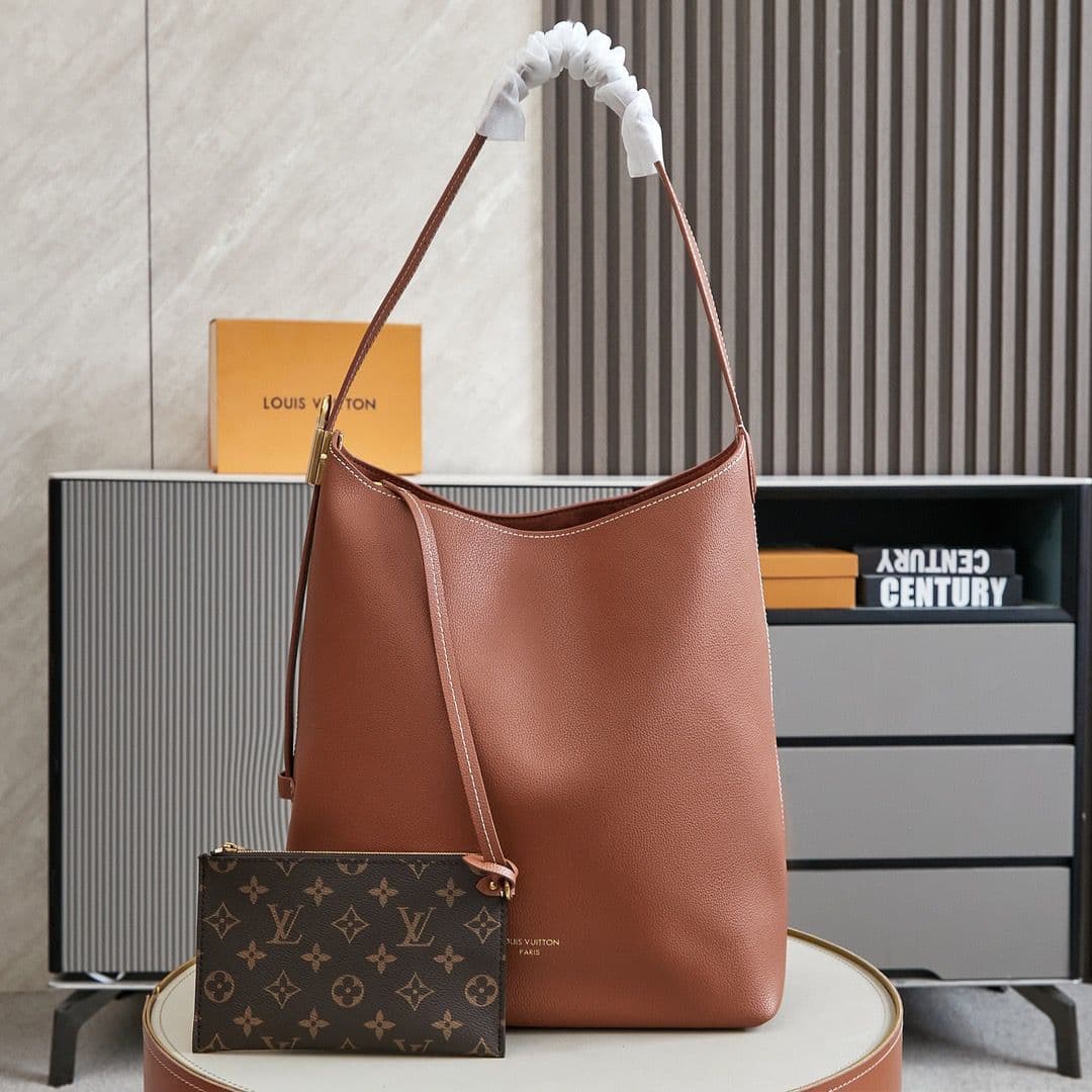 Louis Vuitton Low Key Hobo MM – Moda