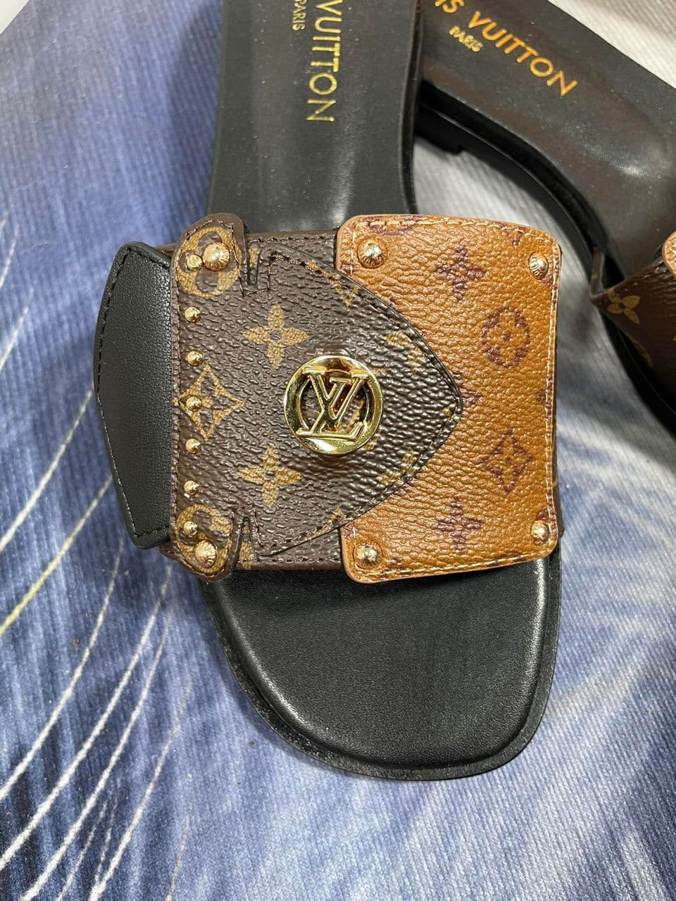 Louis Vuitton Monogram Slide Sandal Brown . – Moda
