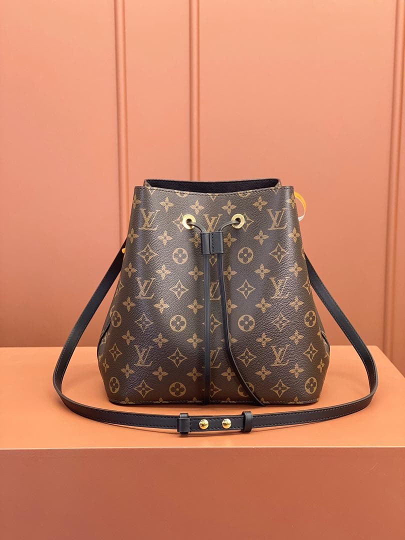 Louis Vuitton NéoNoé MM Monogram Canvas Black . – Moda