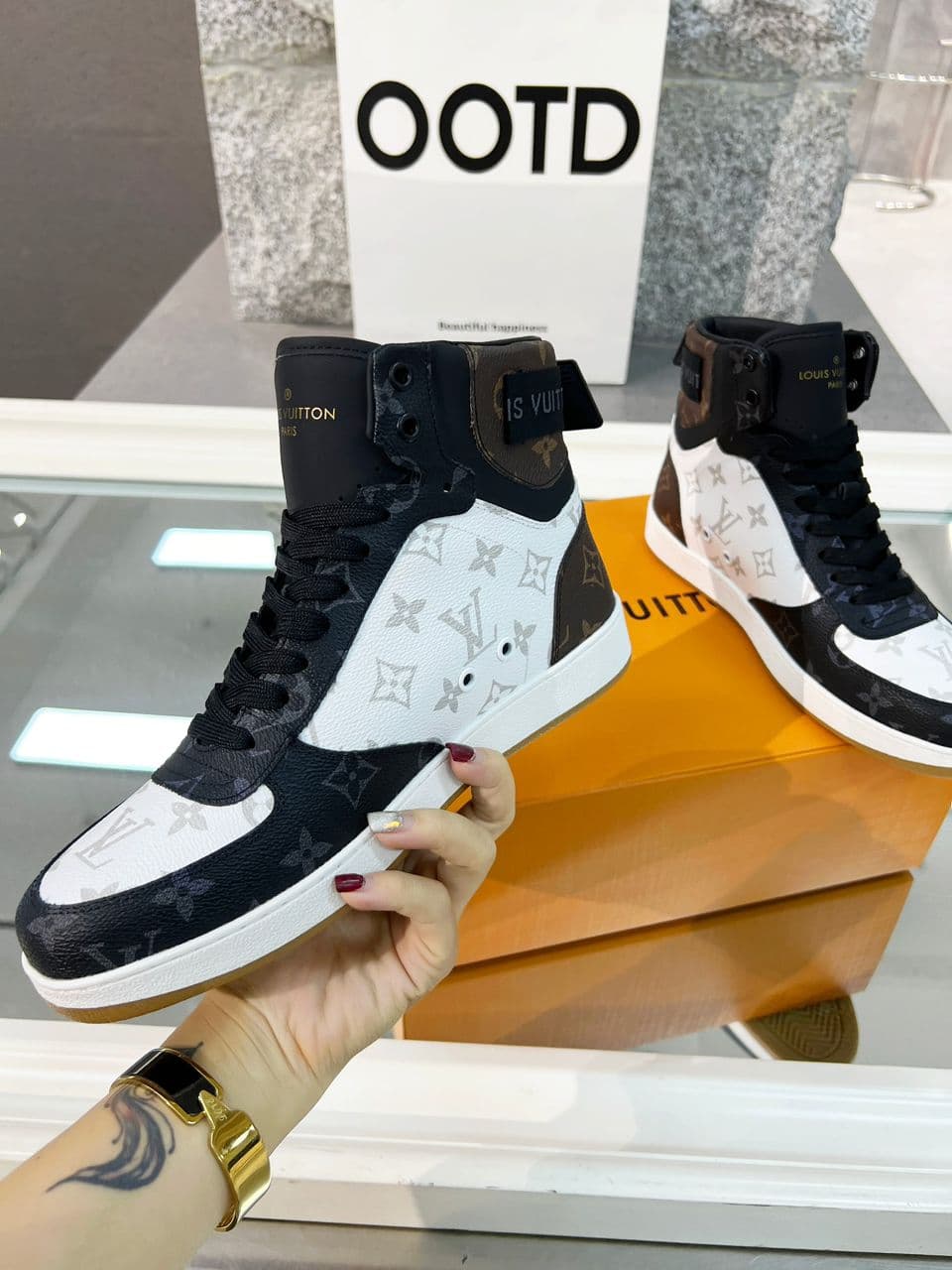 Louis Vuitton Rivoli Sneaker Boot – Moda