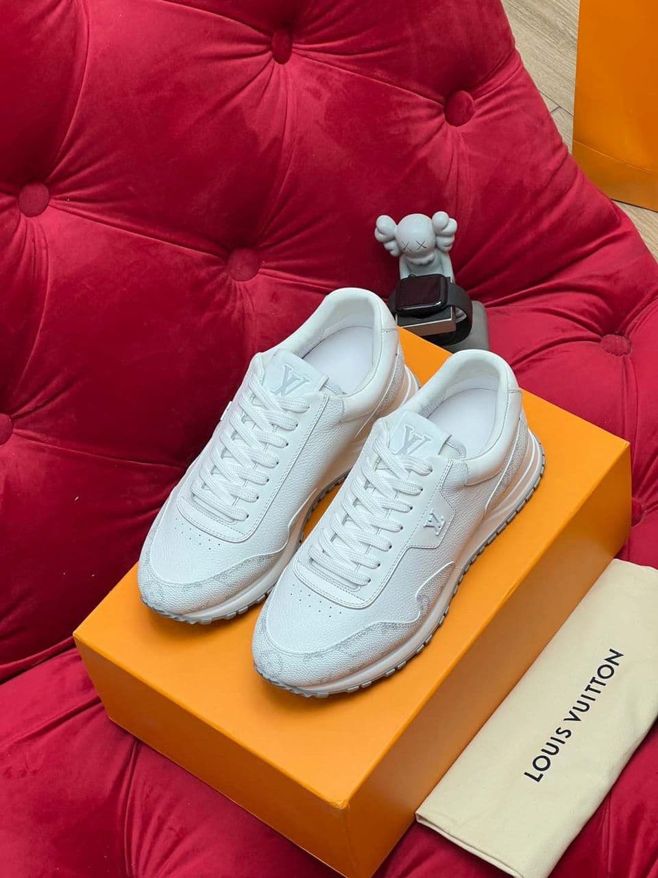 Louis Vuitton Run Away White Grey – Moda