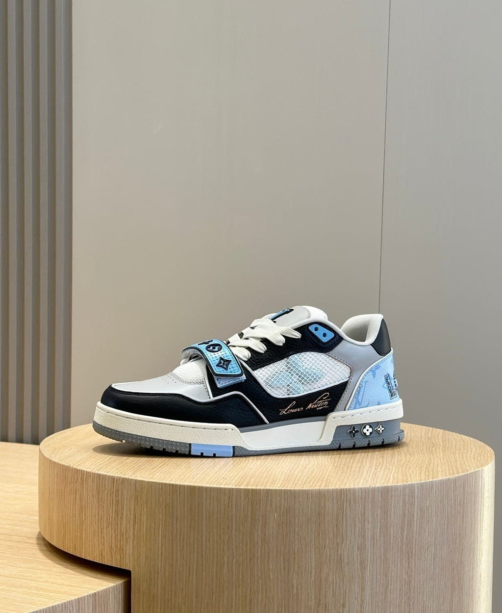 Louis Vuitton Trainer Velcro Blue White – Moda