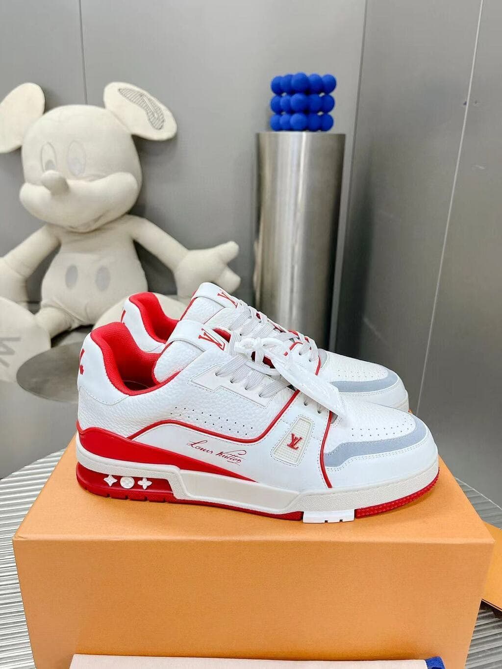 Louis Vuitton Trainer White Red 54 – Moda