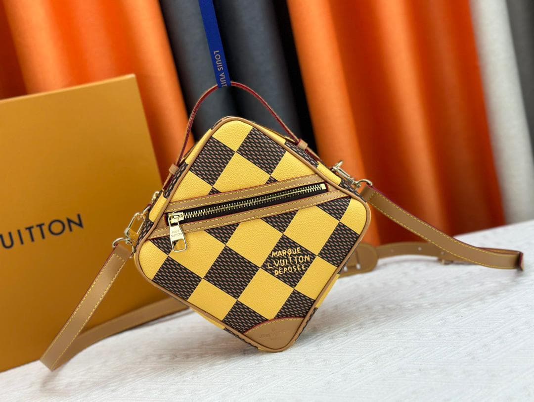 Lv Messenger Chess Yellow – Moda