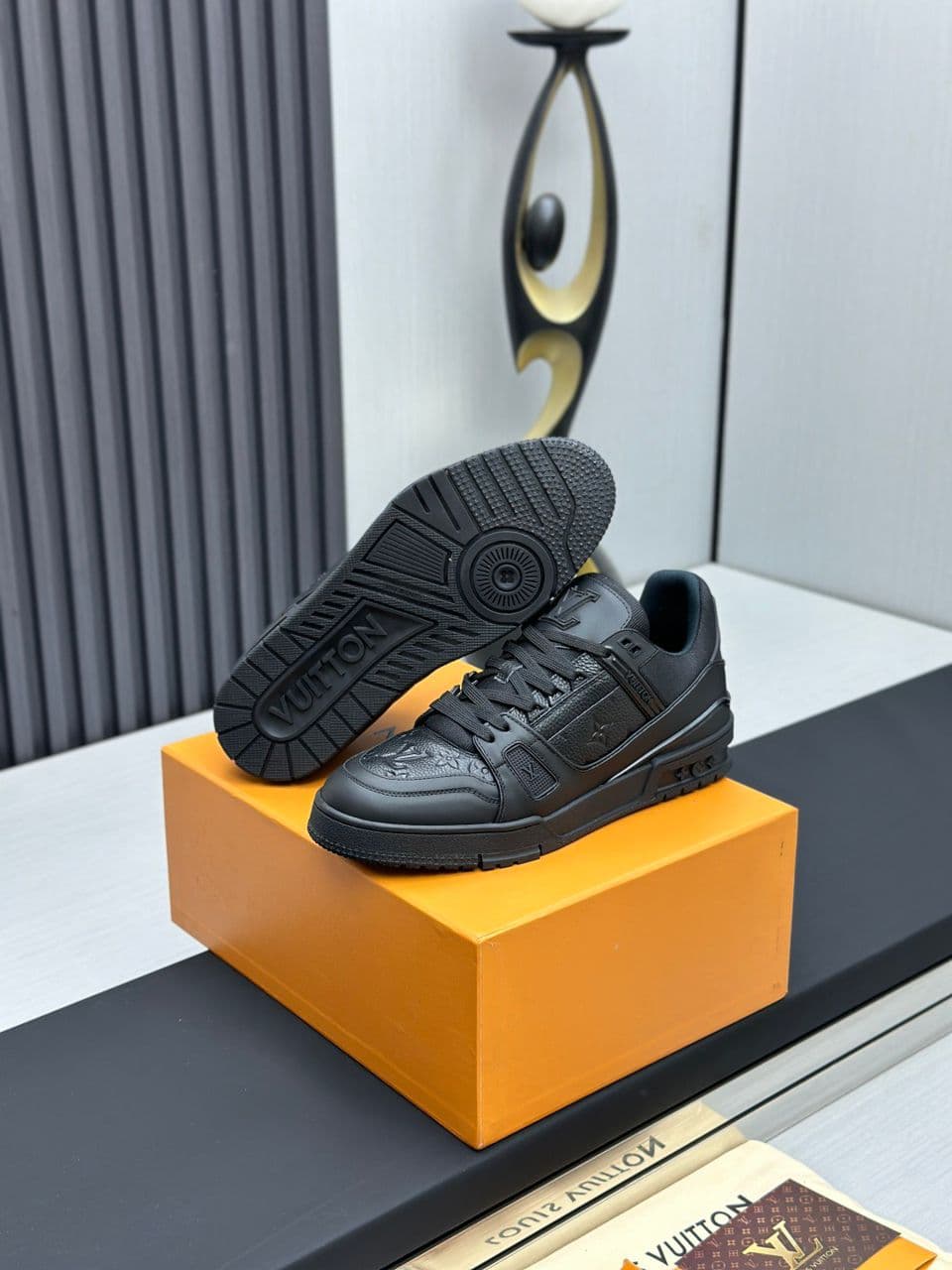 Lv Trainer Black Monogram – Moda