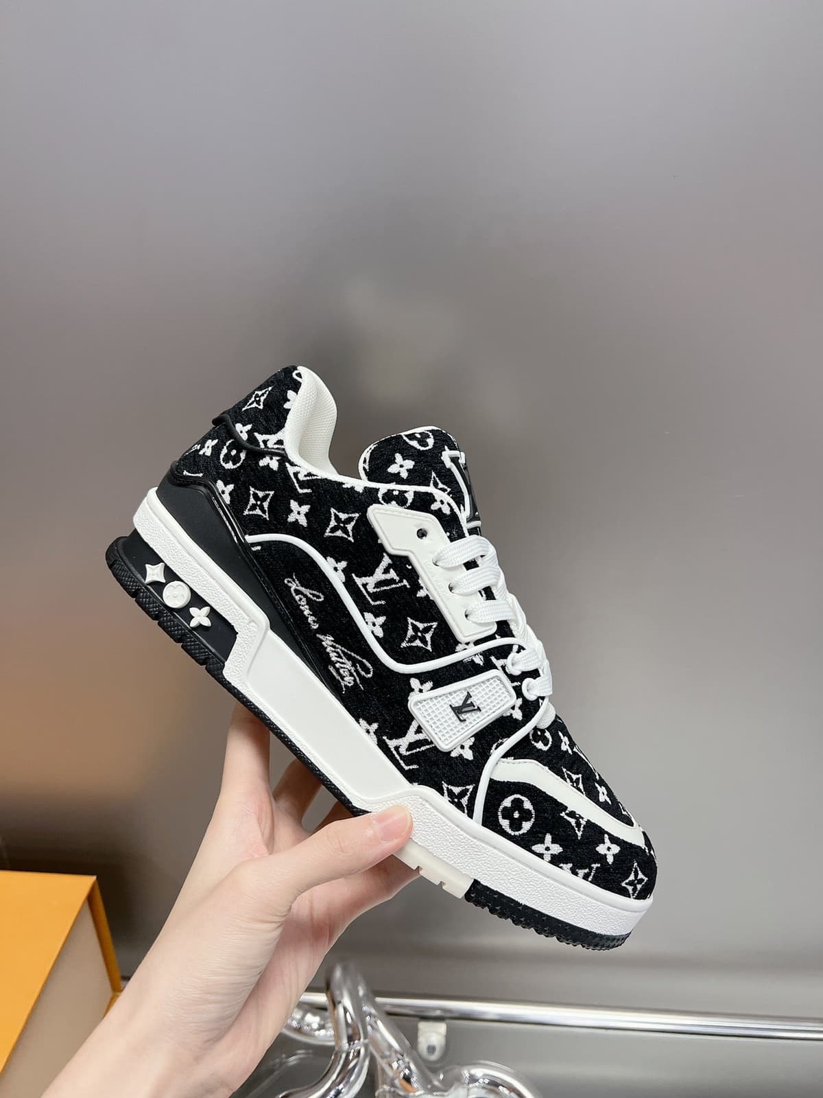 Lv Trainer Black Monogram Textile – Moda