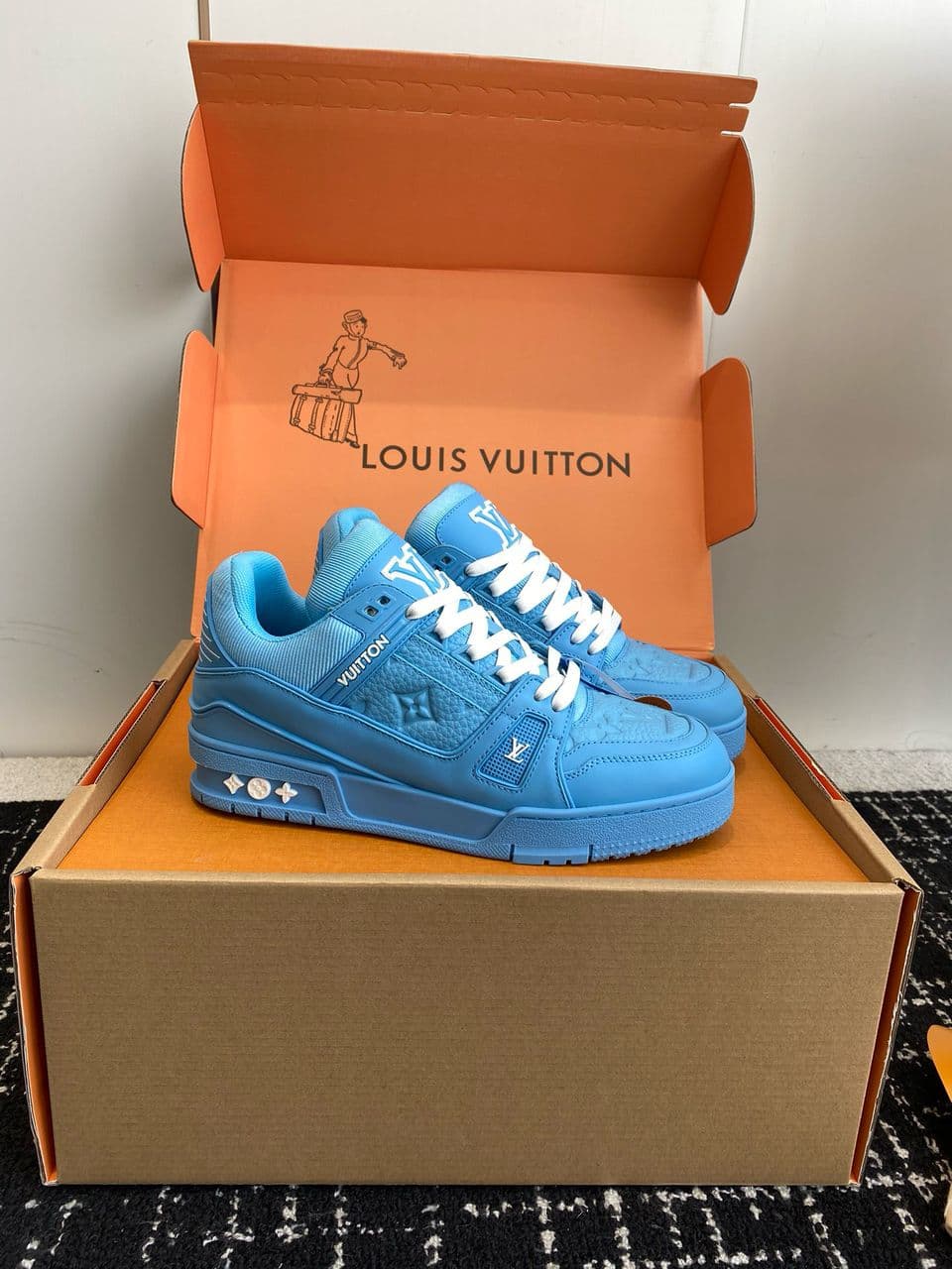 Lv Trainer Low Embossed Monogram Blue – Moda