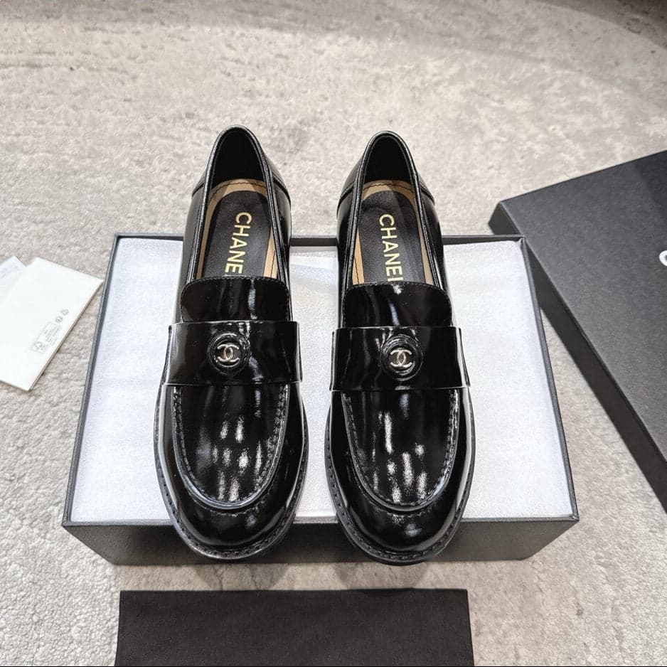 Chanel Timeless Patent Loafer black – Moda