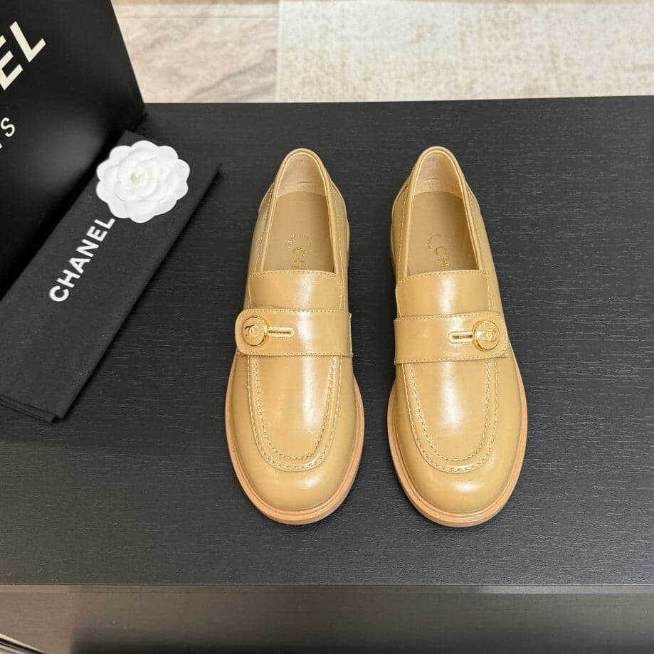 Chanel Timeless Loafer bege – Moda