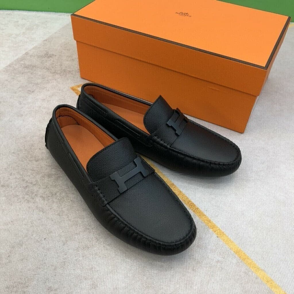 Mocassim Hermès Noir Heritage. – Moda