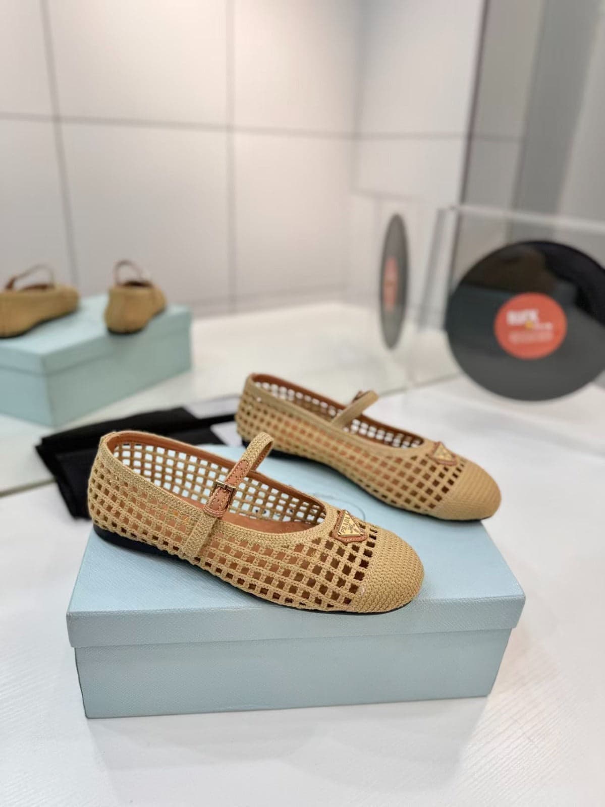 Prada Mary Jane Knit Mesh Flat Bege . – Moda
