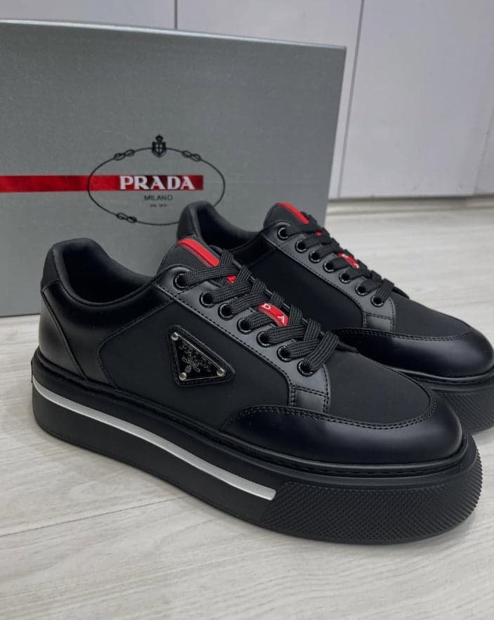 Prada Downtown Black Red. – Moda
