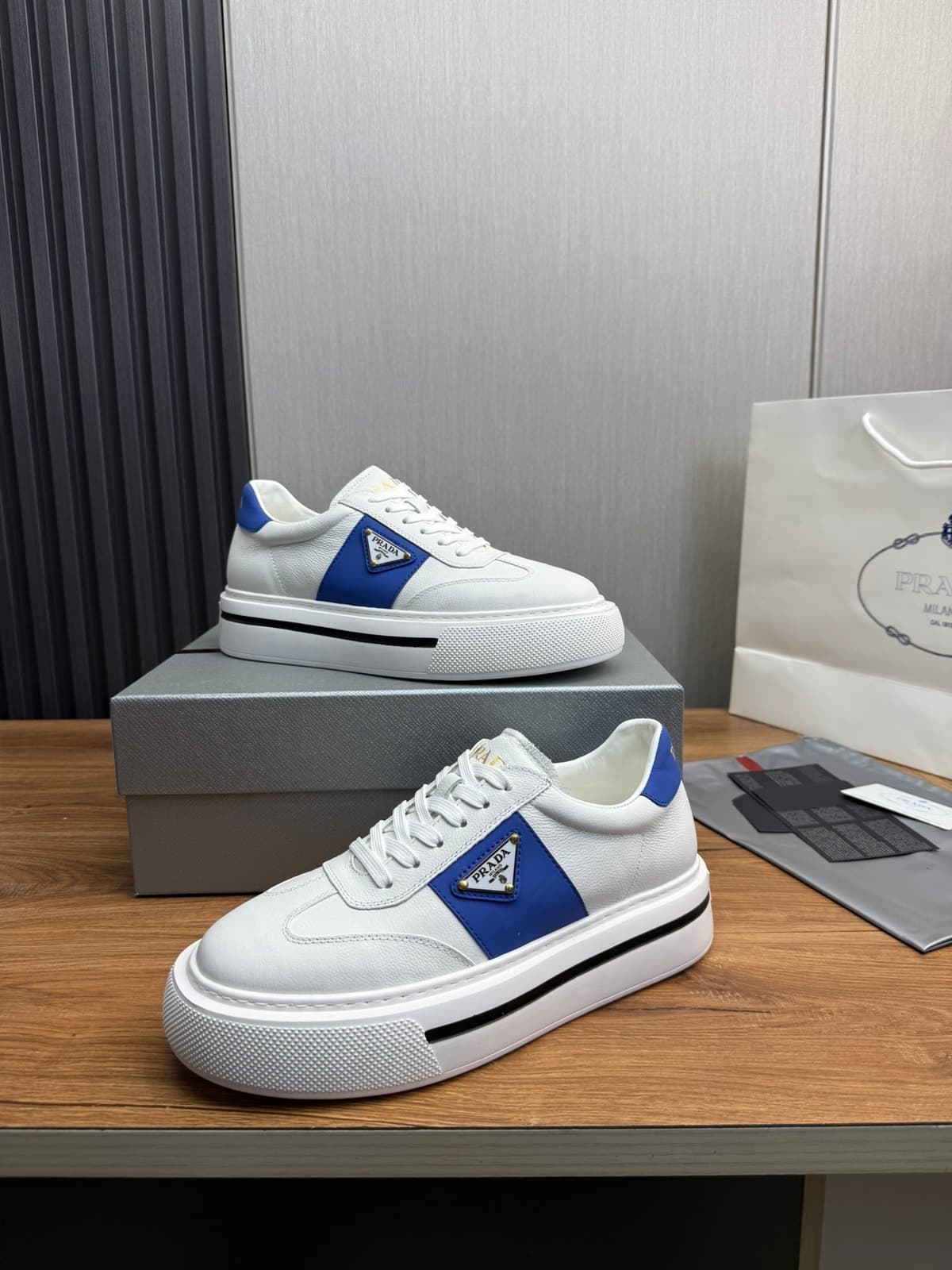 Prada Downtown blue – Moda