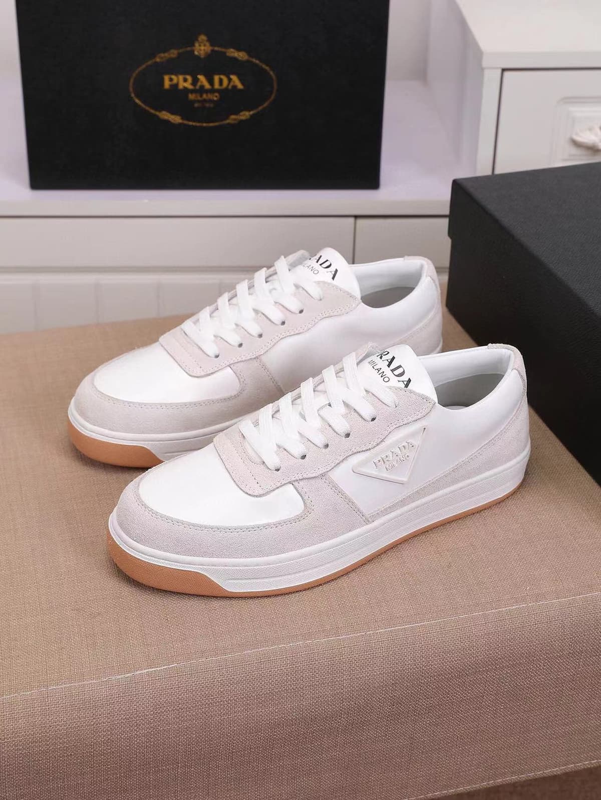 Prada Leather Sneakers – Moda