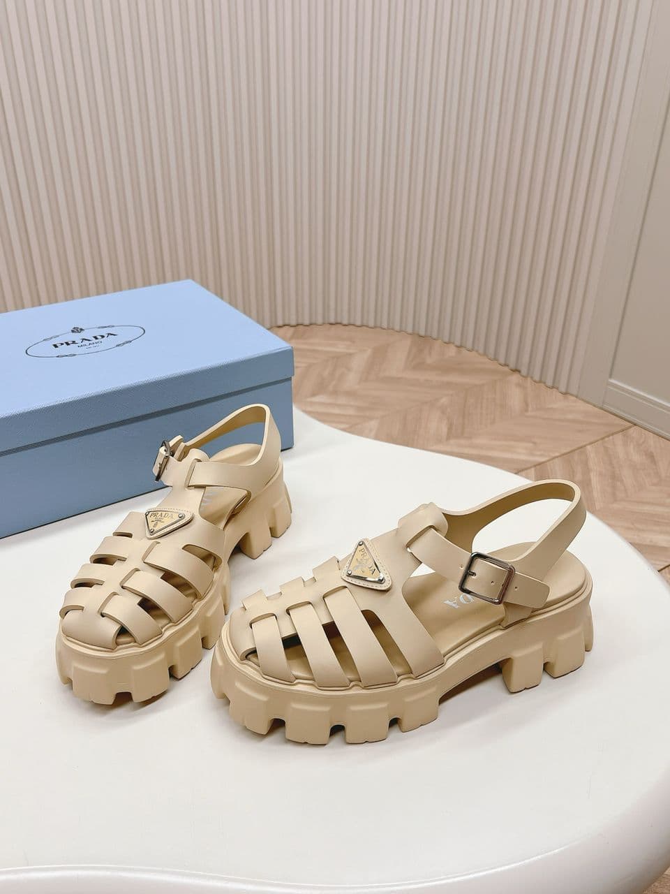 Prada Monolith Quartzo – Moda