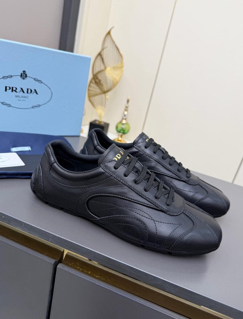 Prada Montecarlo Re-Edition Black 2005 . – Moda