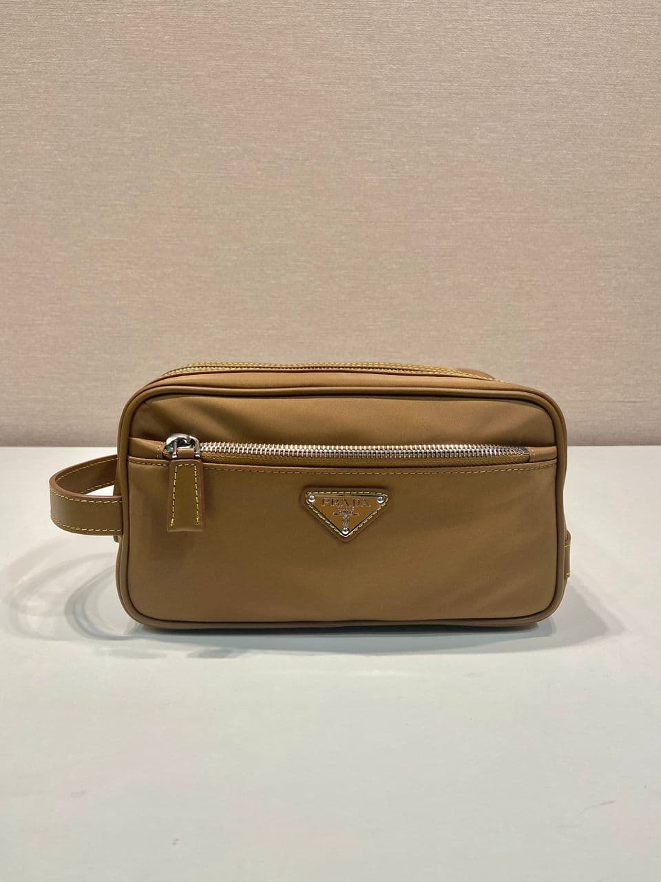 Prada Necessaire de re-nylon. – Moda